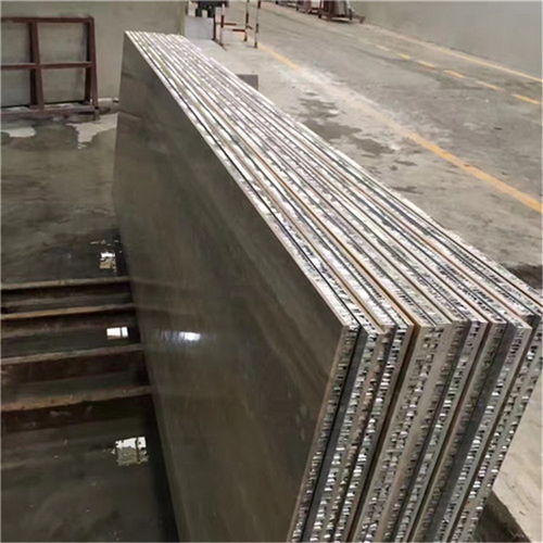 上海噴涂蜂巢鋁板供應商 解析氟碳蜂窩鋁單板與吸音復合蜂窩鋁板的加工優勢